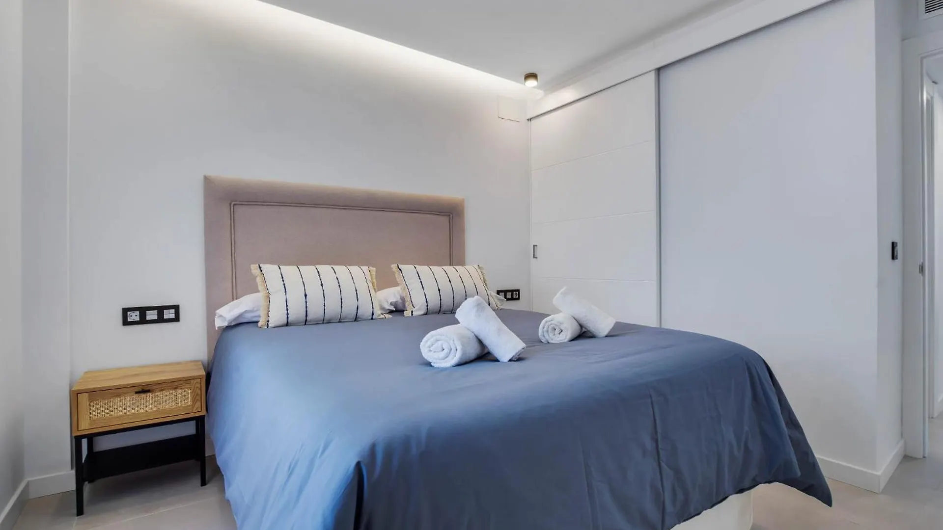 Moderno, Con Vistas Y Garaje A 100 Metros De La Playa Apartment Torremolinos 0*,  Spain