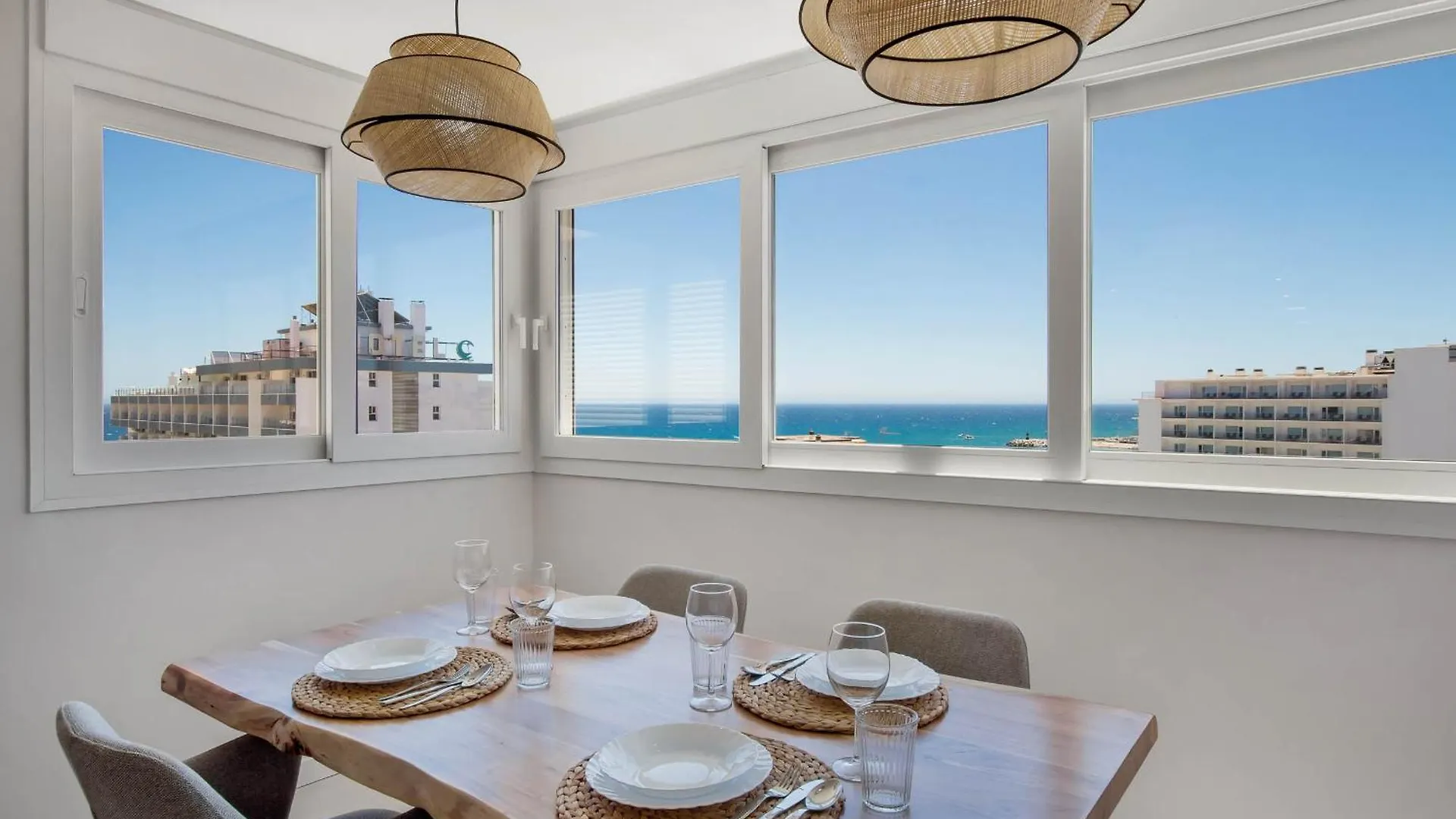 Moderno, Con Vistas Y Garaje A 100 Metros De La Playa Lägenhet Torremolinos